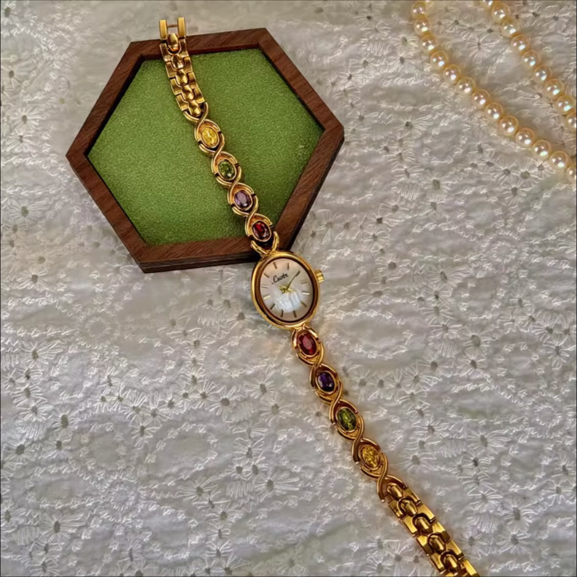 Amalfi - Gemstone Detail Watch