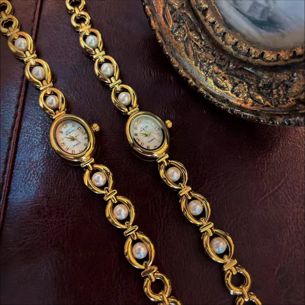 Roma - Oval Pearl Linked Chain Watch