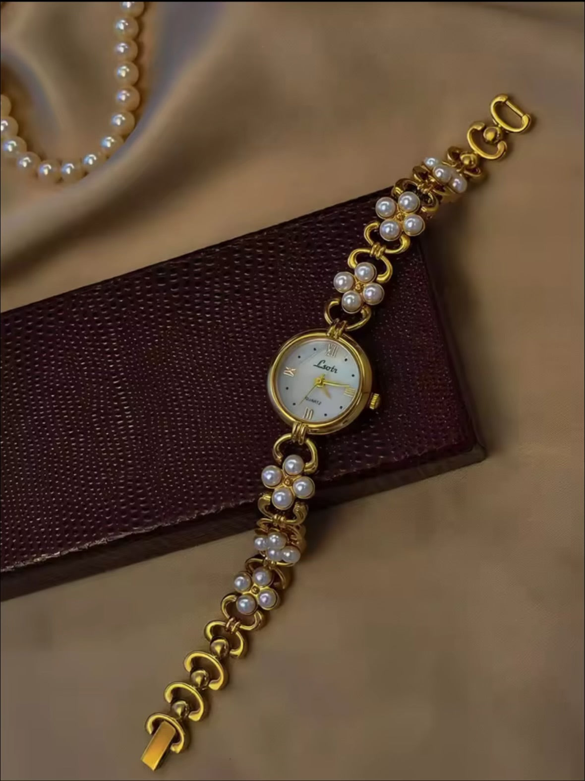 Bianca - Classic Pearl Chain Watch