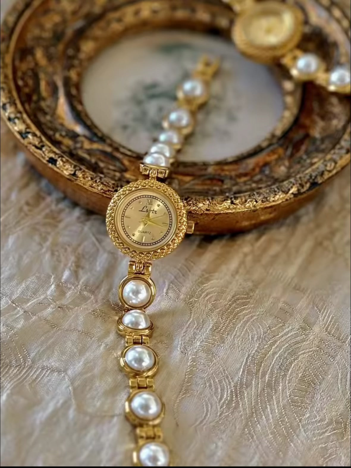 Venezia - Regal Pearl Bezel Watch