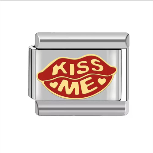 'Kiss Me' Silver Charm