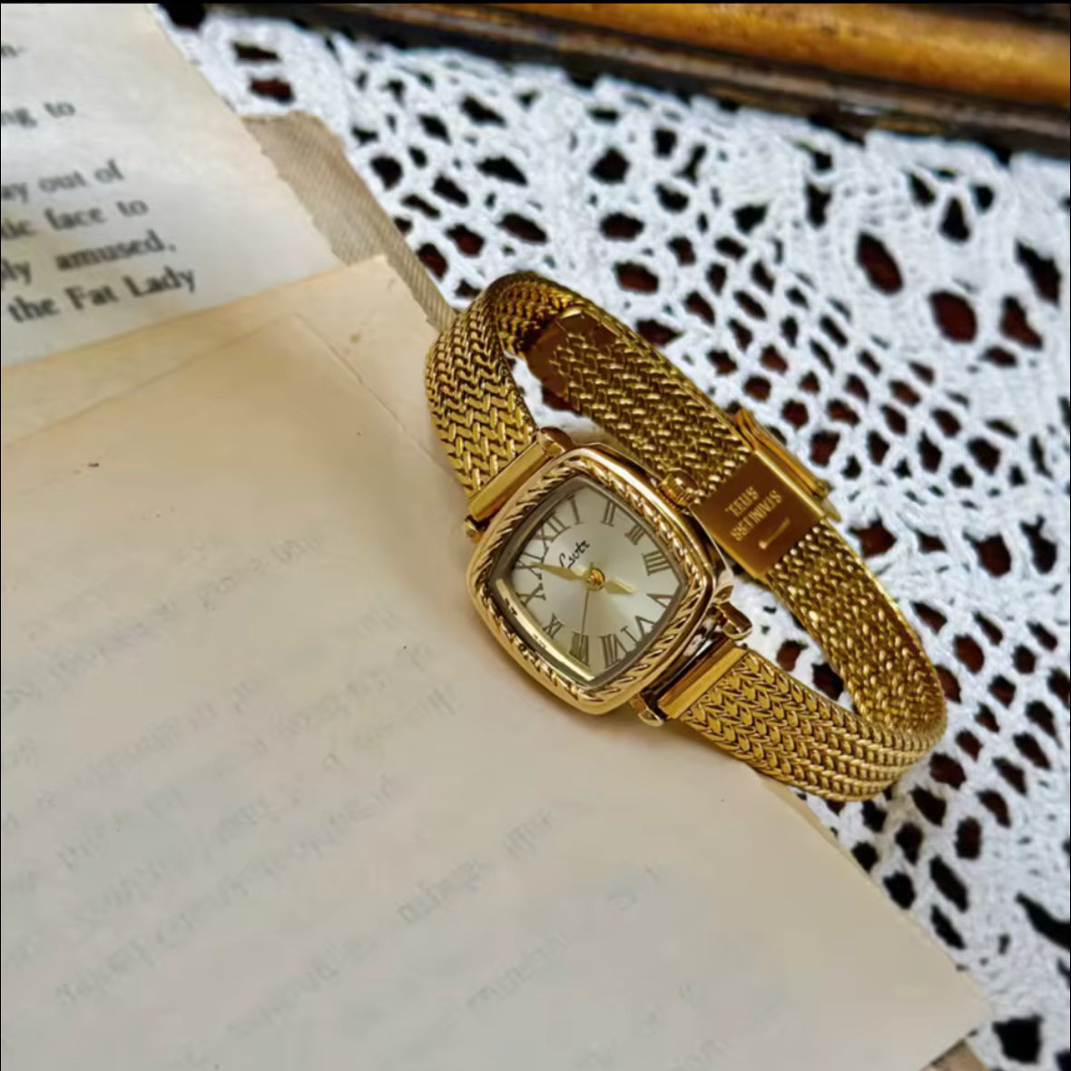 Brera - Woven Chain Watch