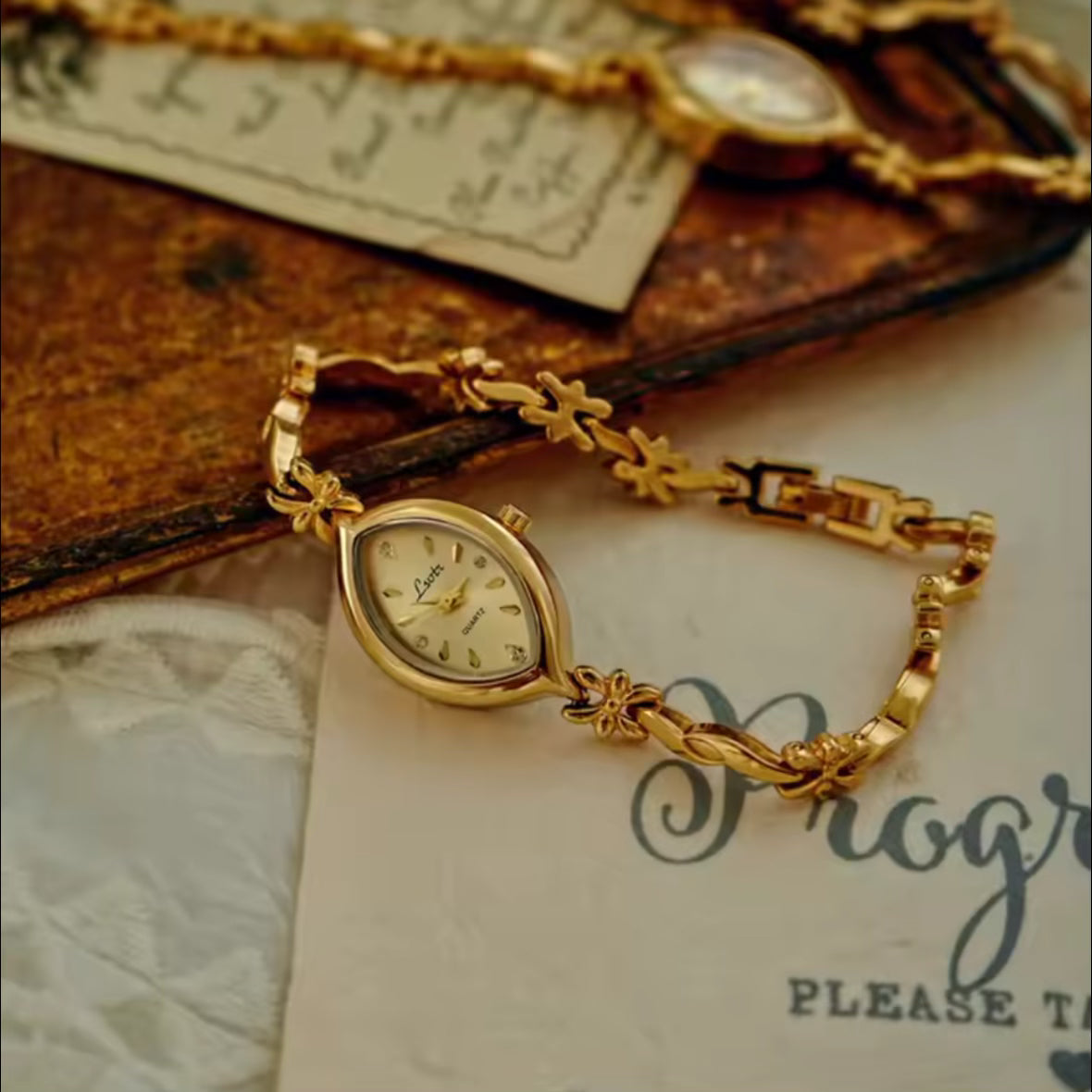 Fiorella - Petal Link Watch