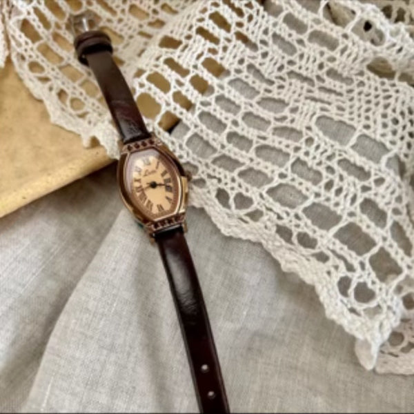 Isabella Nera - Roman Dial Leather Watch